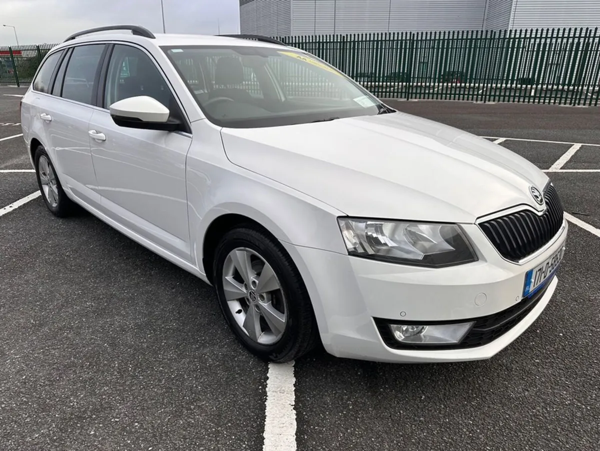 Skoda Octavia 1.6 TDI, ESTATE MODEL, BUSINESS EDIT - Image 3