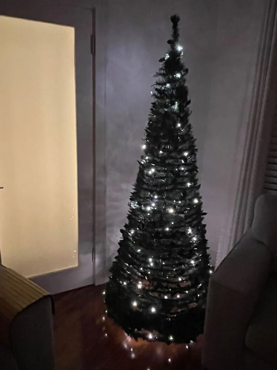 Pop up pre lit 6ft christmas tree - Image 4