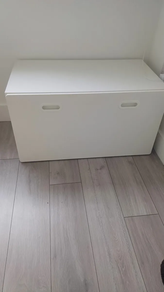 Toy/bedroom storage