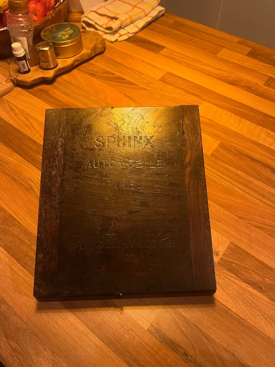 Antique 1920s “Sphinx” Auto Fuses Counter Display - Image 2