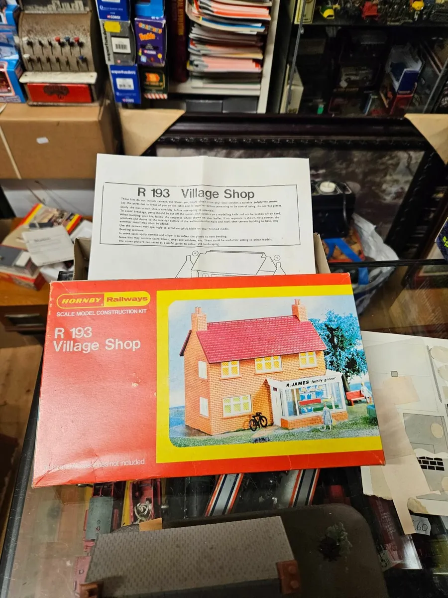 Hornby Triang Village Shop - Image 1