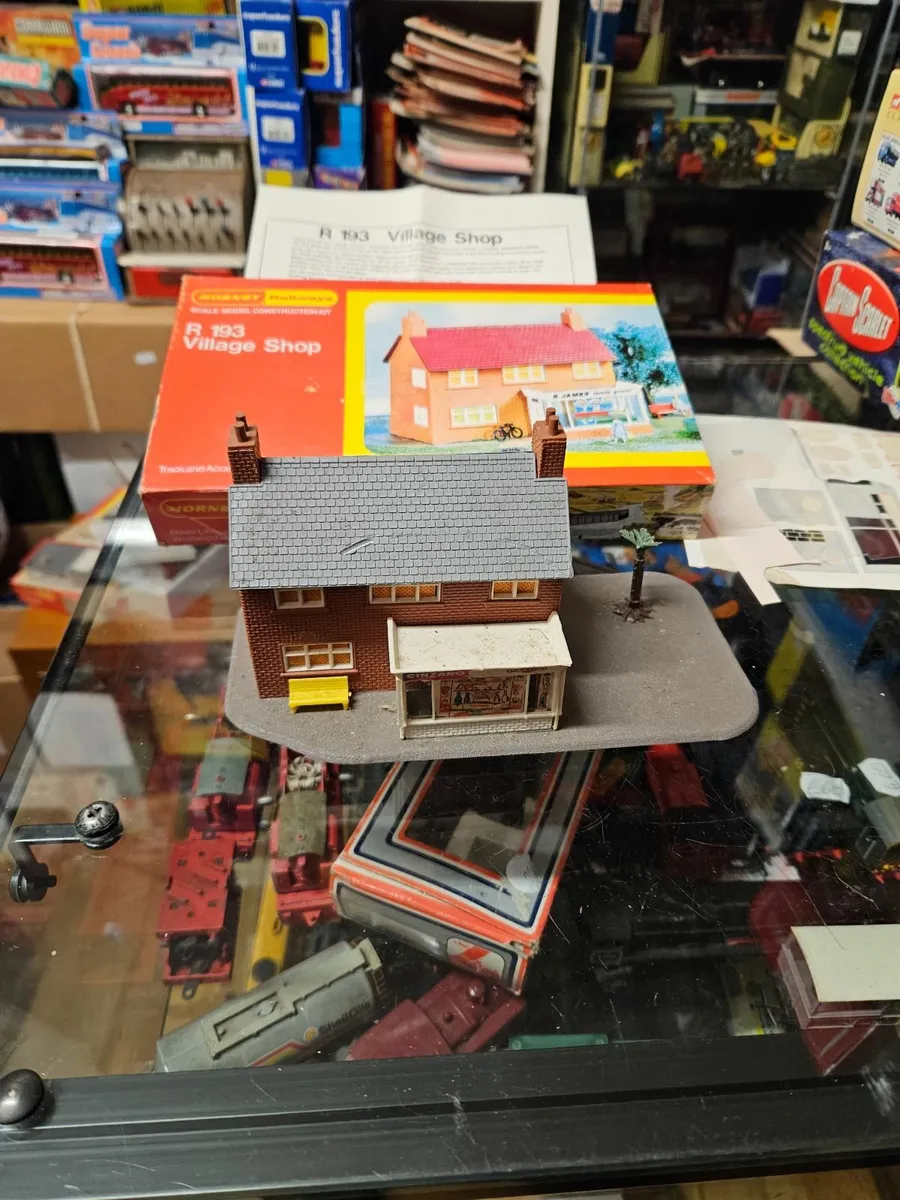 Hornby Triang Village Shop - Image 3