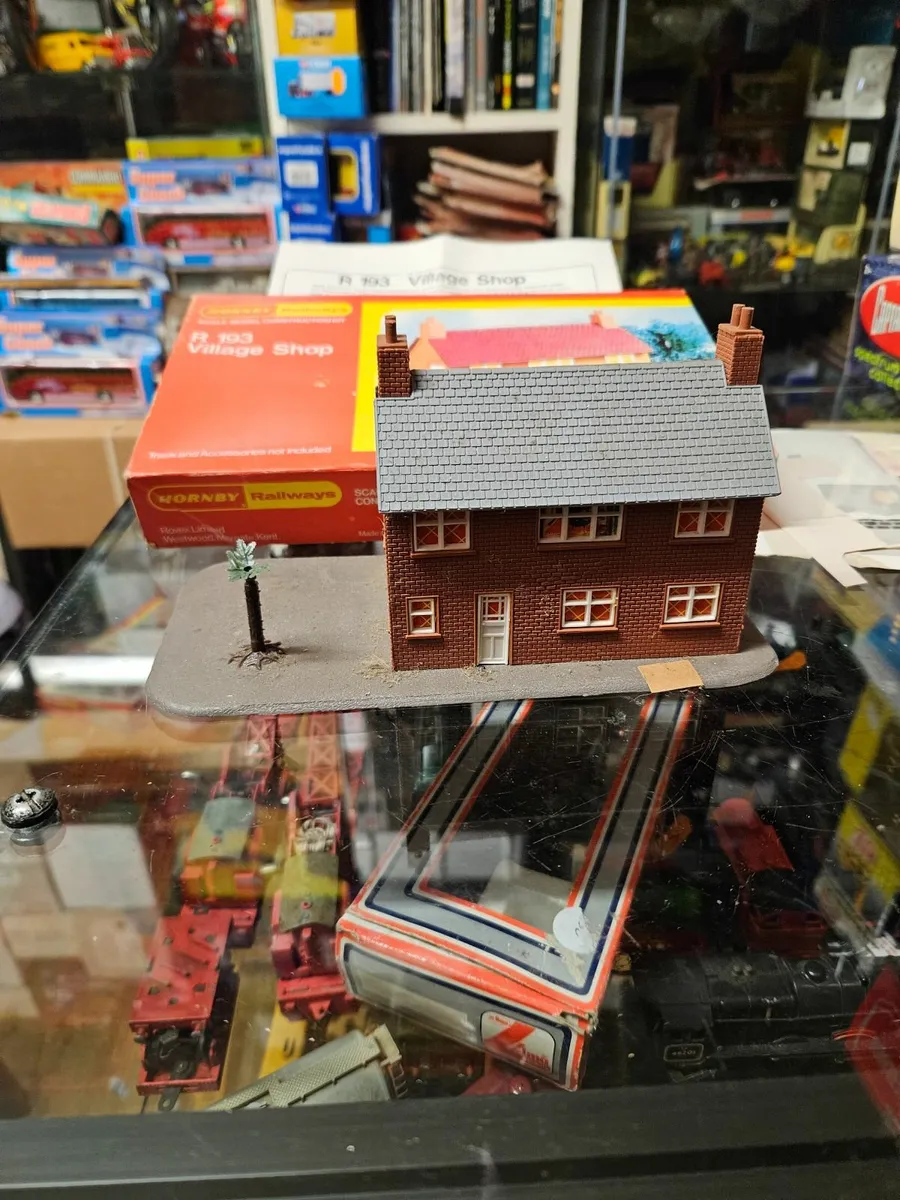 Hornby Triang Village Shop - Image 4