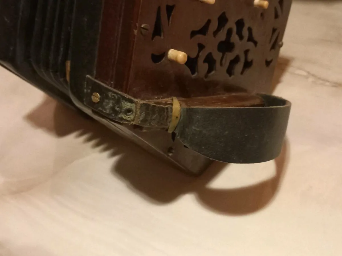 Antique concertina, 1800s, working, D18 post 10e - Image 1