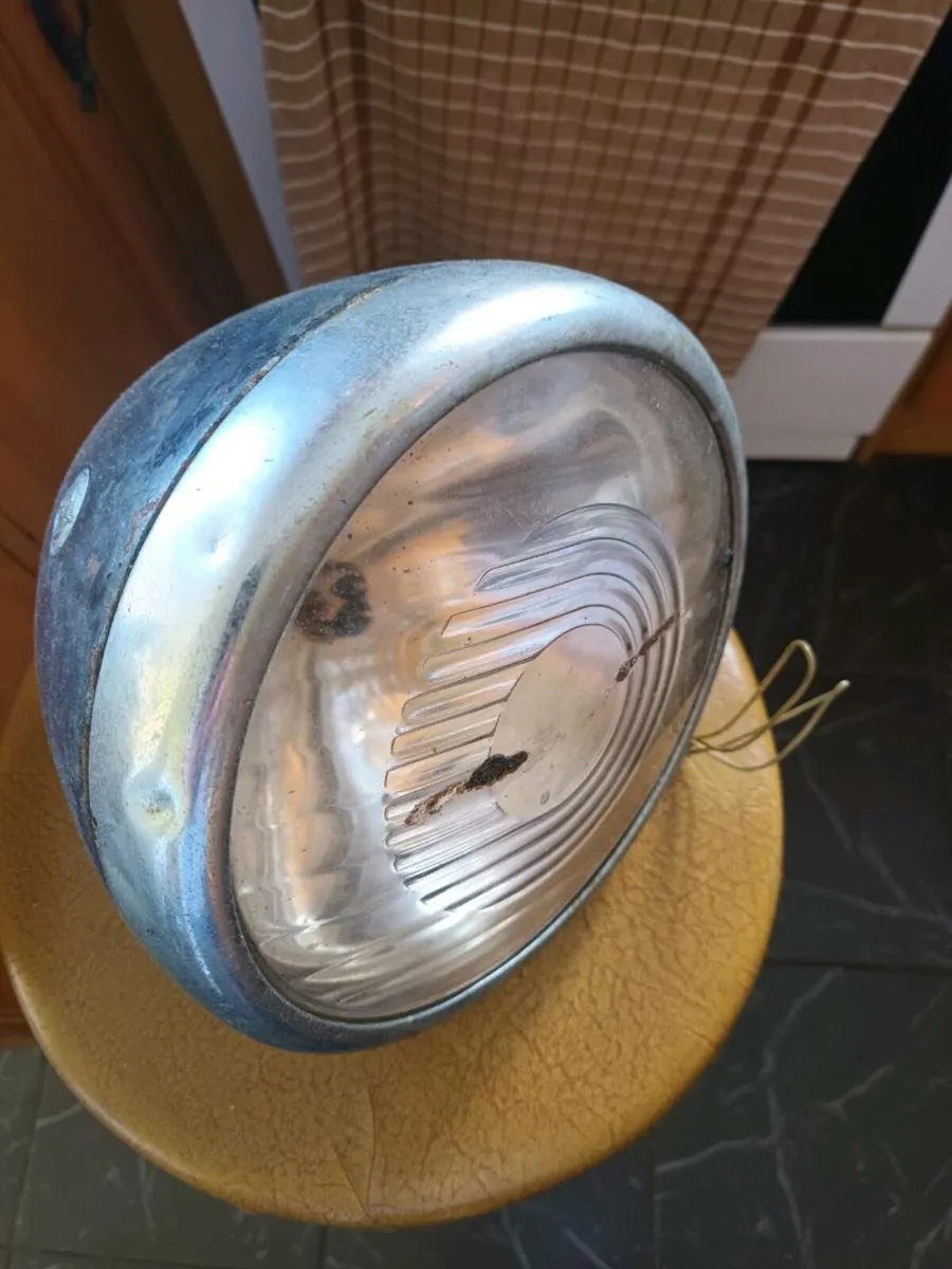 Vintage Car Headlamp - Image 2
