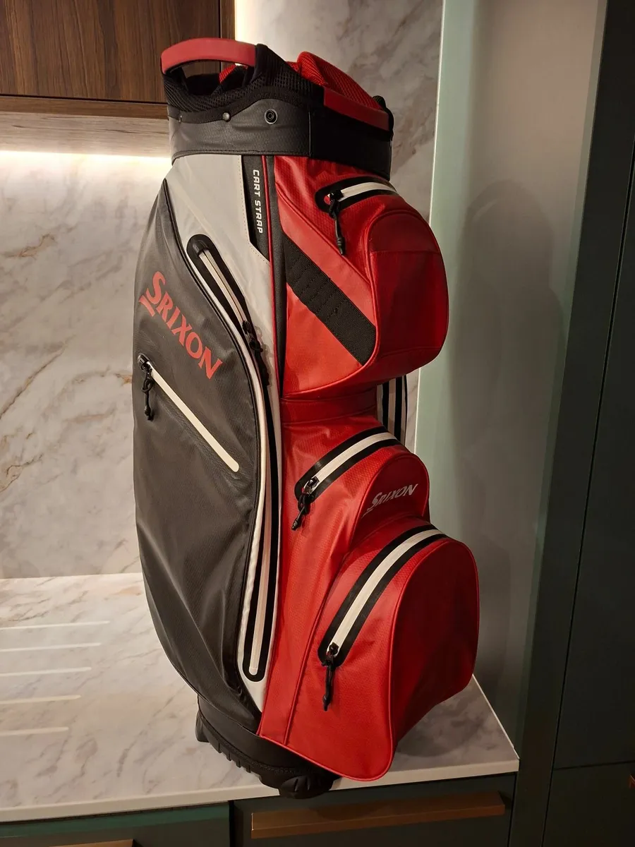 Srixon waterproof Golf bagBrand New with tafs on - Image 2