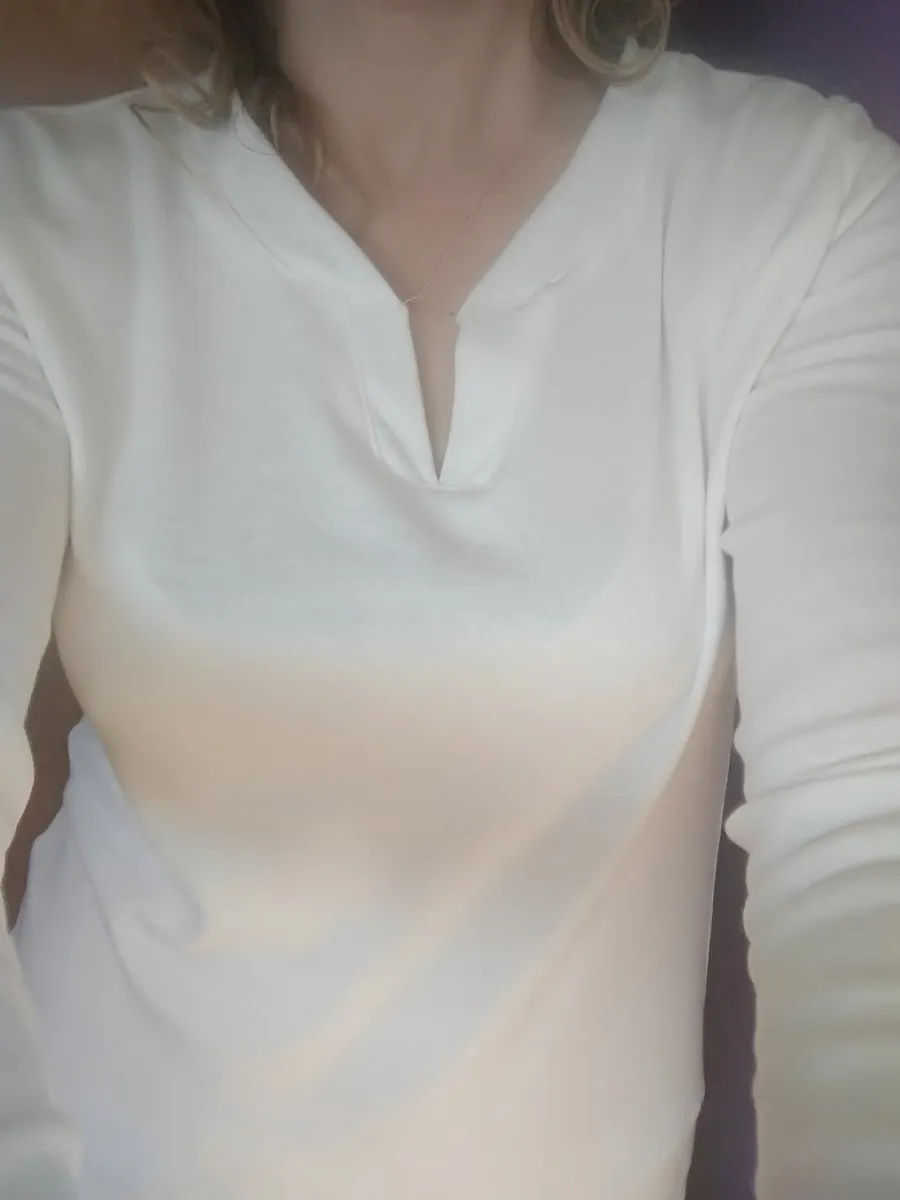 white top fits xs s m - Image 3
