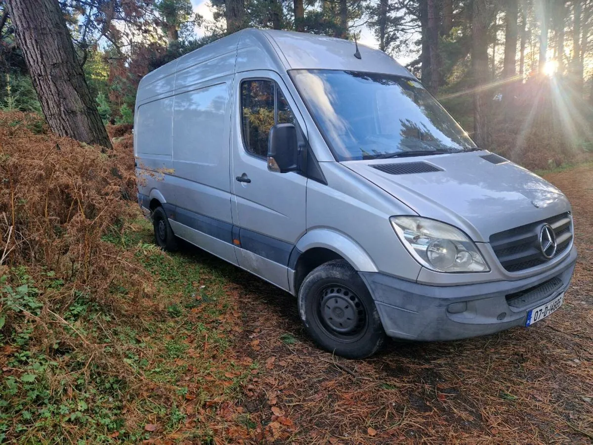 2007 Mercedes Sprinter Day camper - Image 3