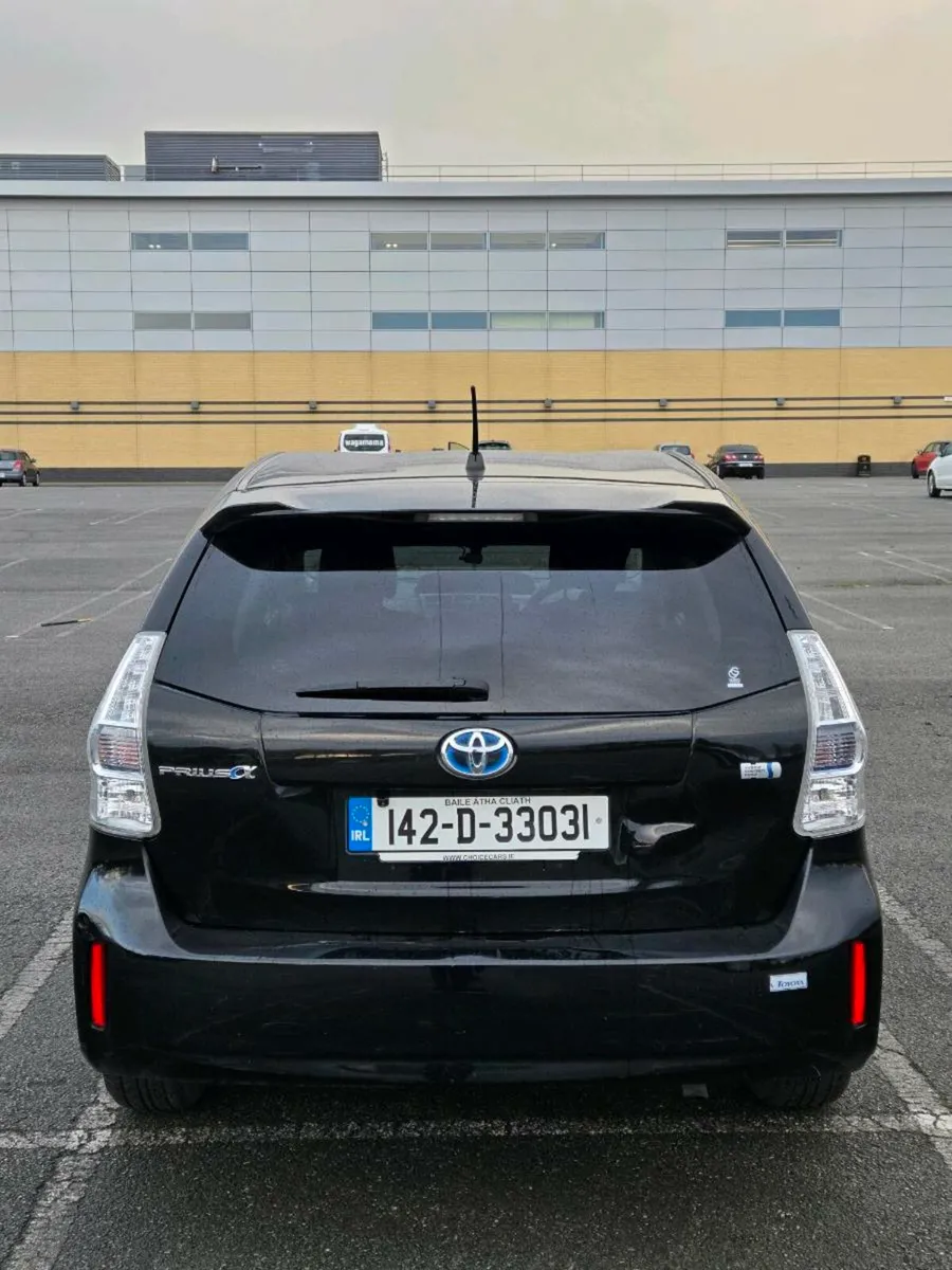 2014 Toyota Hybrid – 7 Seats – Smooth Drive - Image 2