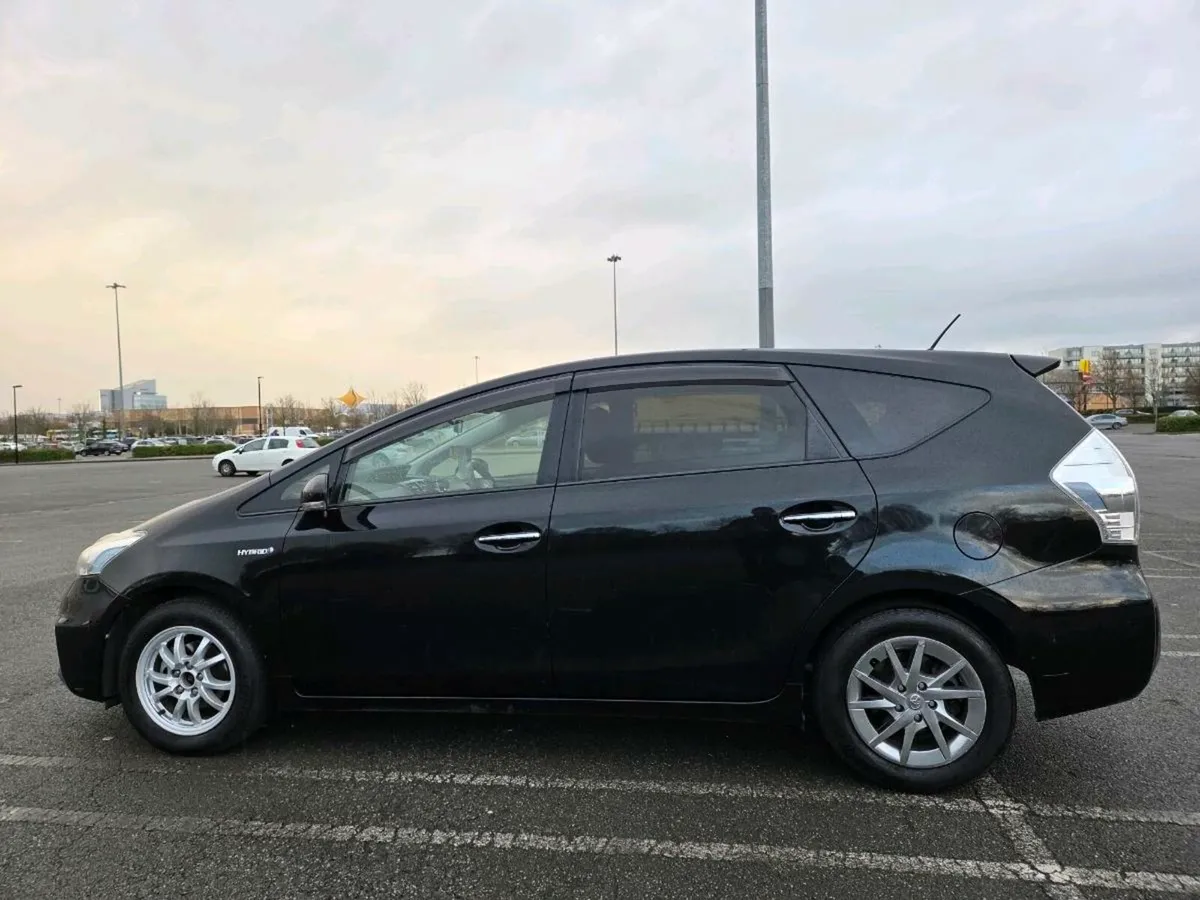 2014 Toyota Hybrid – 7 Seats – Smooth Drive - Image 3