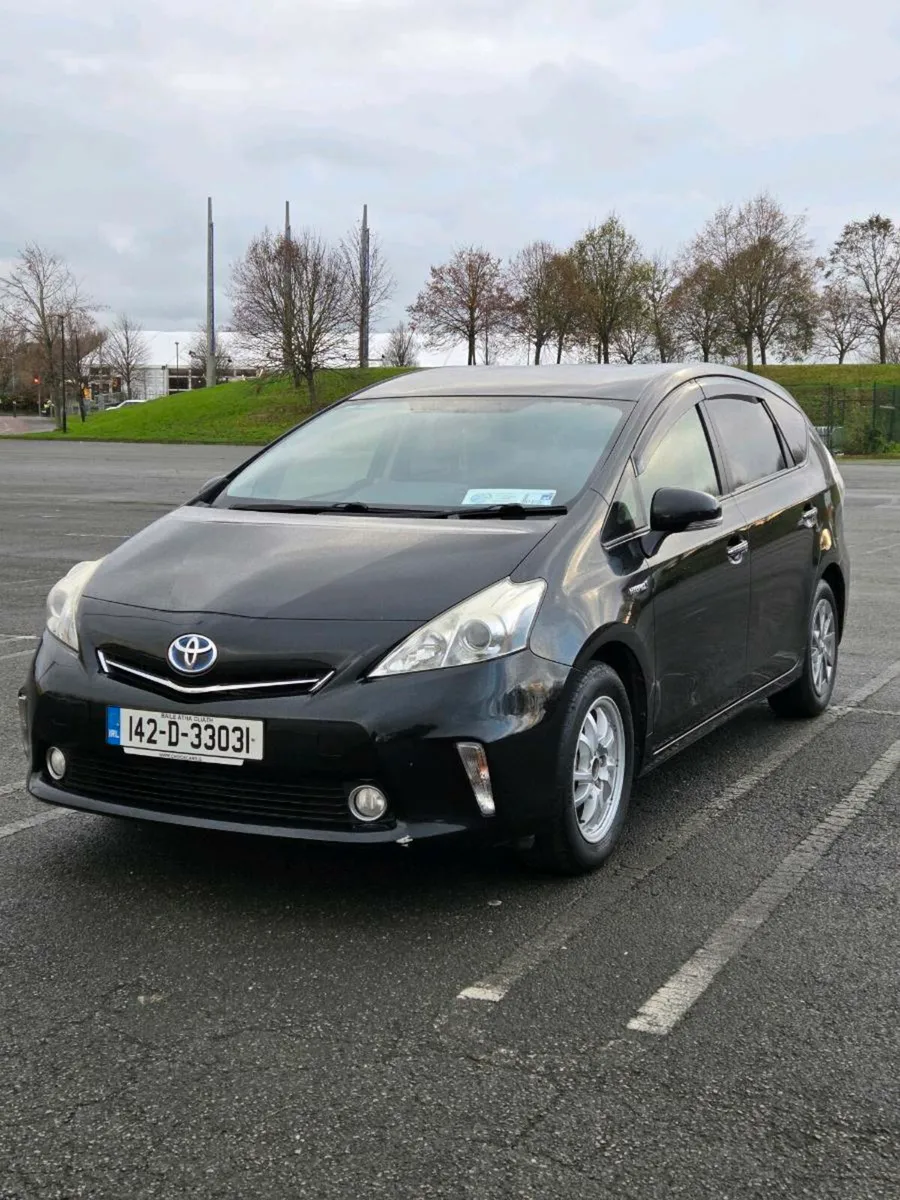 2014 Toyota Hybrid – 7 Seats – Smooth Drive - Image 4