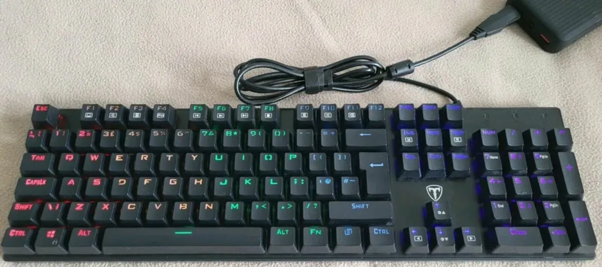 Mechanical RGB gaming keybard - Image 1