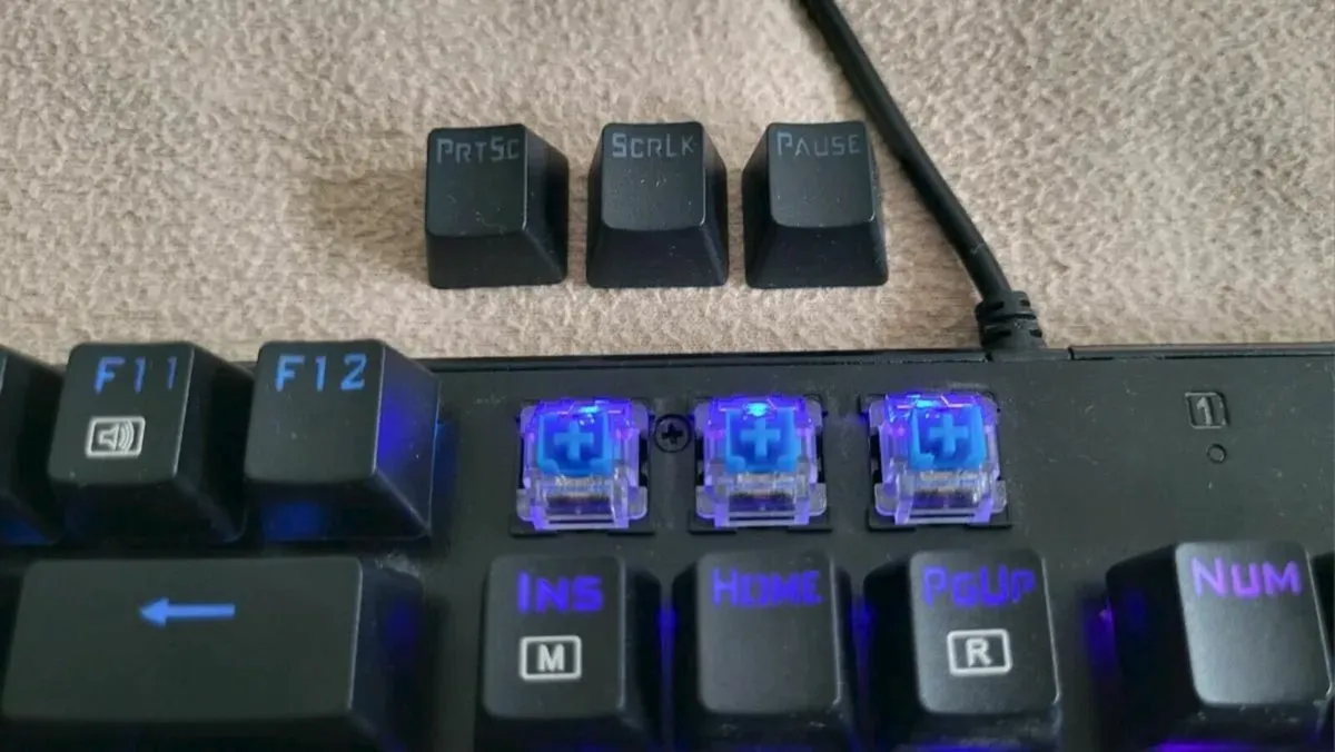 Mechanical RGB gaming keybard - Image 2