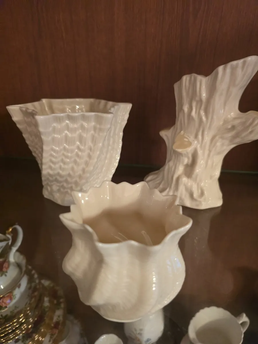 BELEEK CHINA VASES X 3 - Image 3
