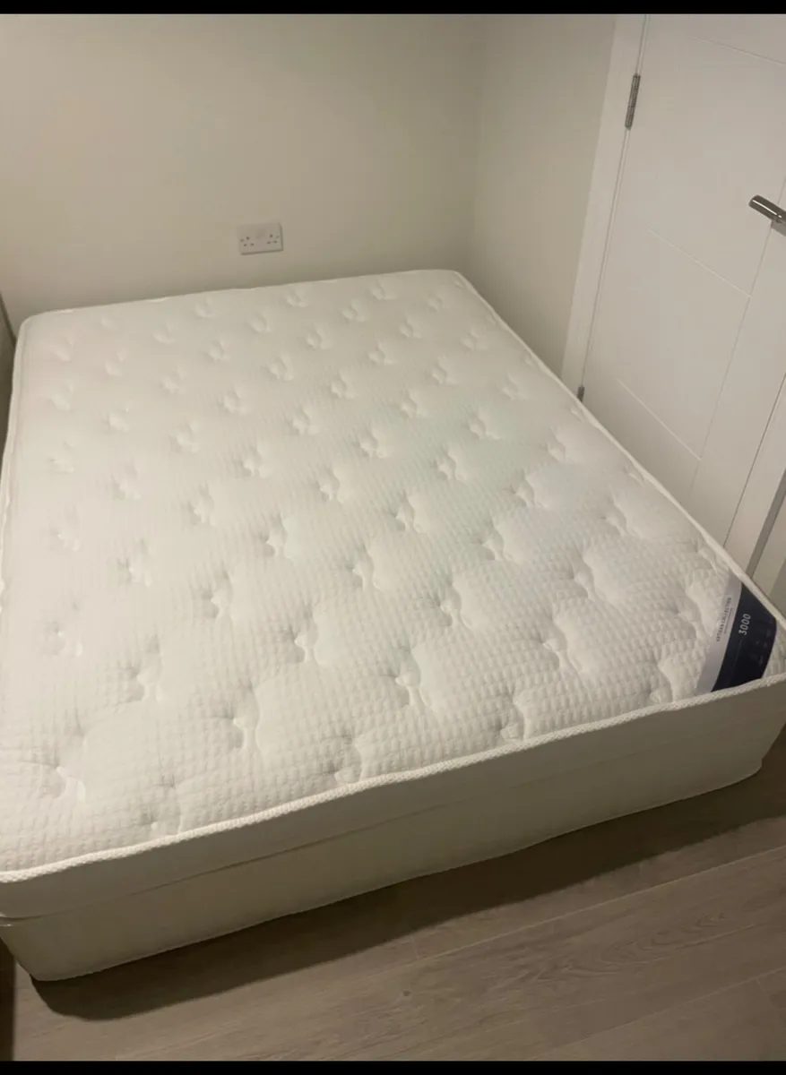 Supreme mattress 5’ king size - Image 1
