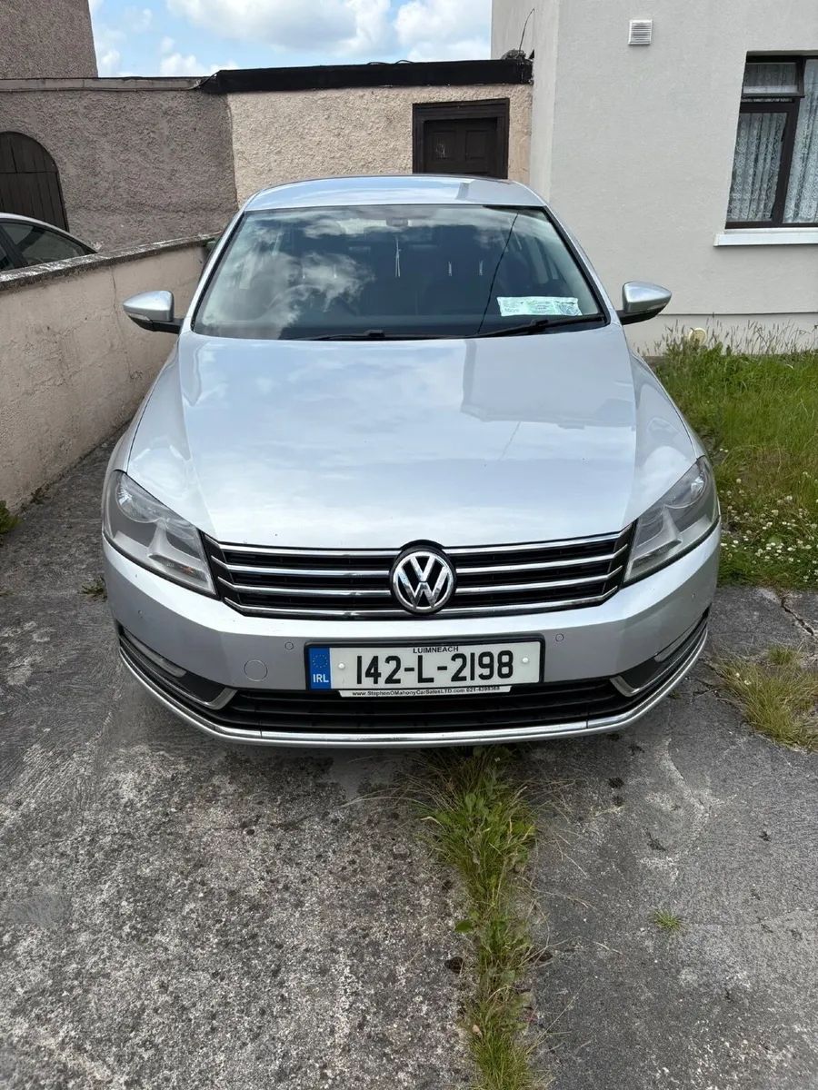 Volkswagen Passat 2014 - Image 2