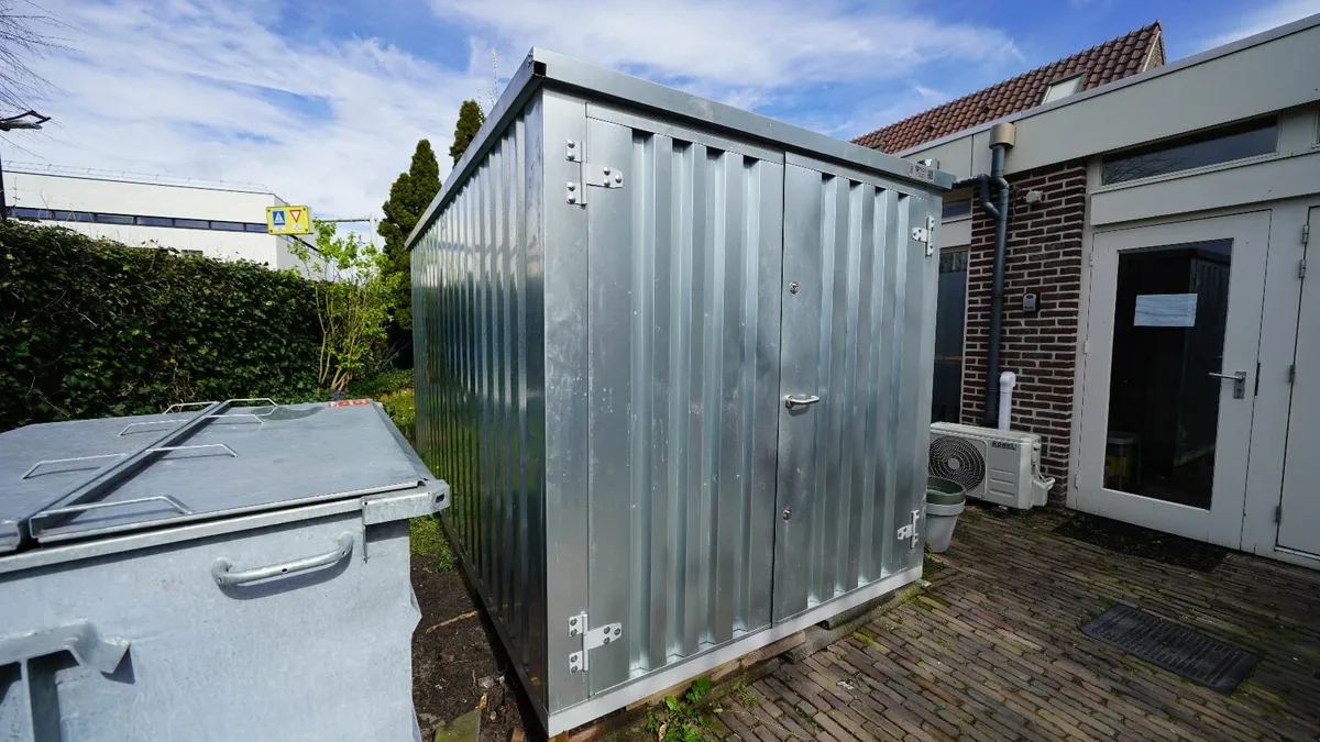 Compact Storage Container – Perfect for Gardens - Image 3