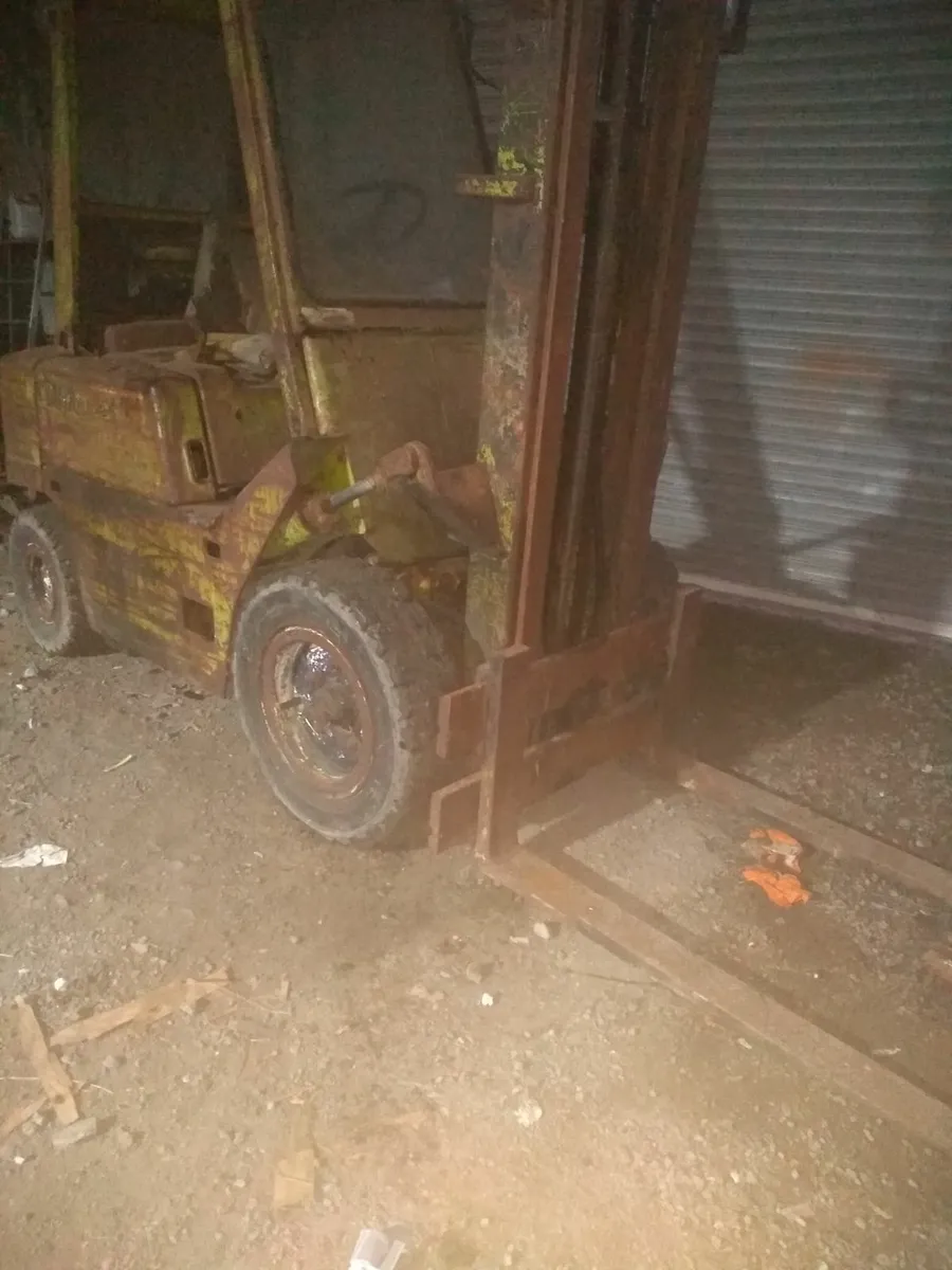 Clark C-500 Diesel Forklift - Image 2