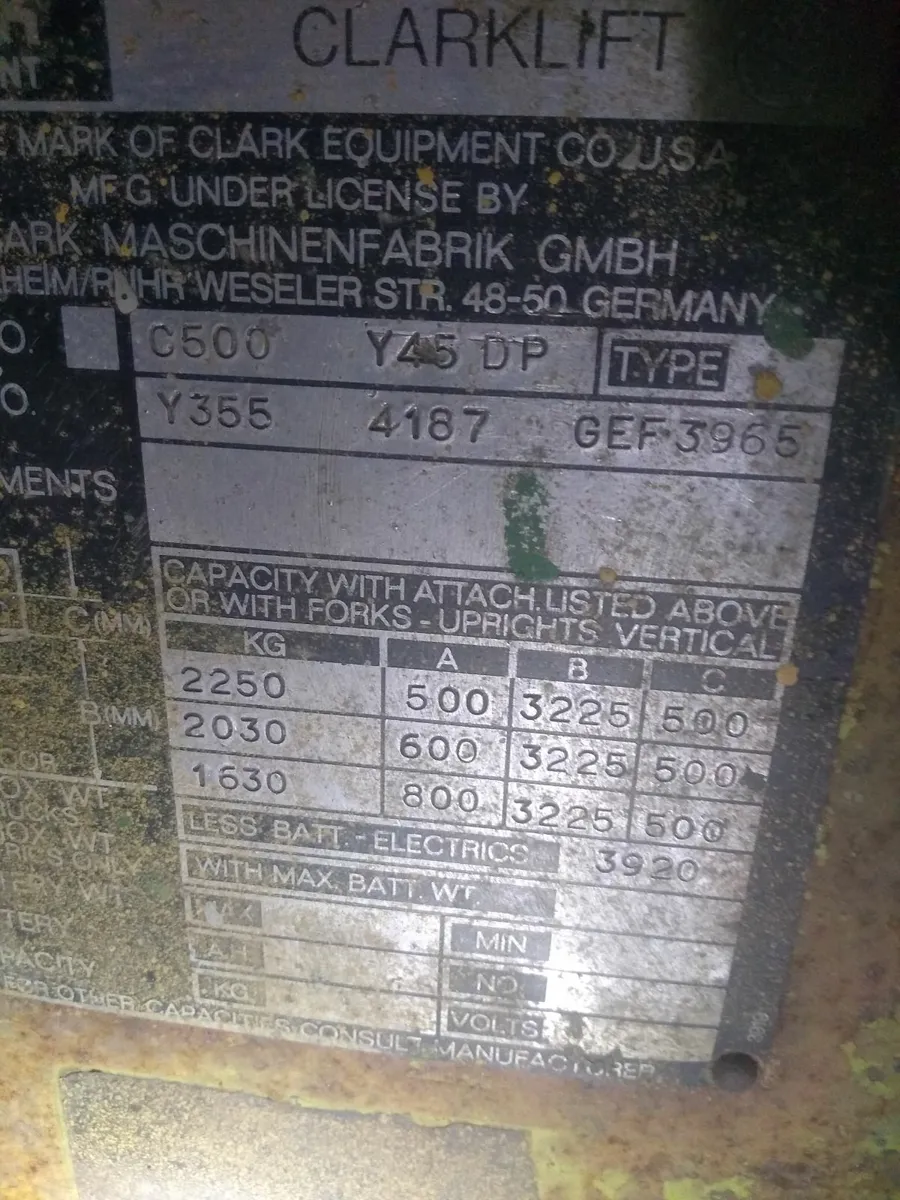 Clark C-500 Diesel Forklift - Image 3