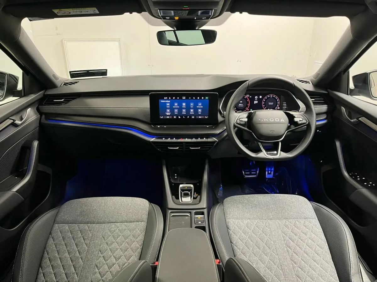 Skoda Octavia Sportline DSG 2.0TDI 150BHP - Revers - Image 4