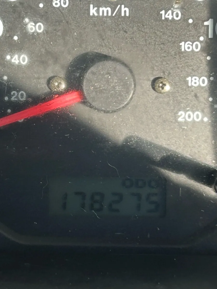 Isuzu trooper - Image 4