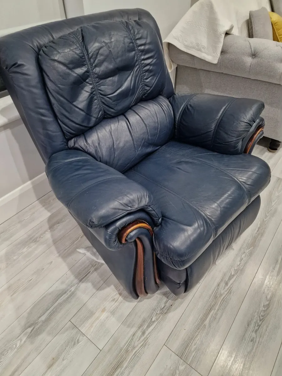 Recliner chair - Image 2