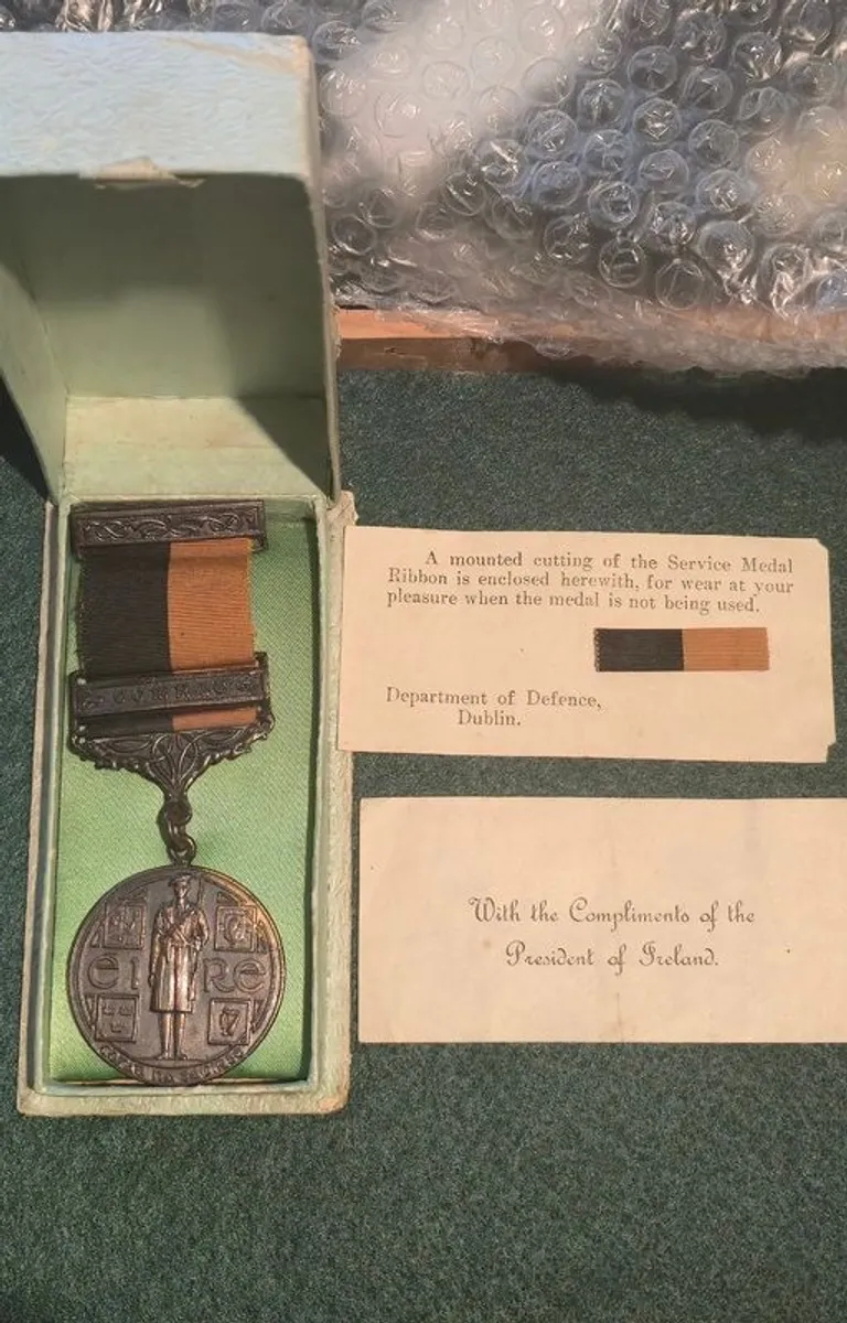 Irish 1917 - 1921 War of Independence Active Service medal & presentation box - Image 1