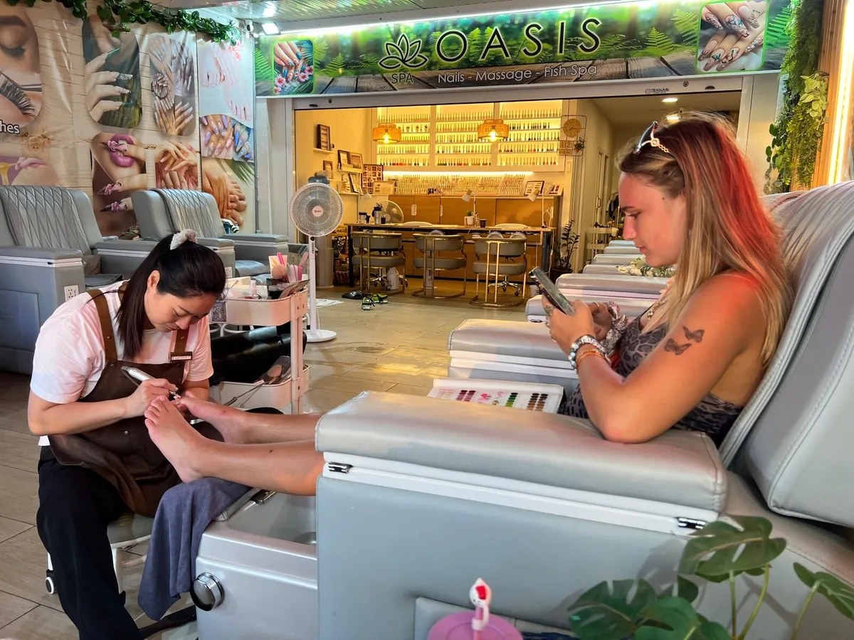 Shoes size 11UK like New, for children - Image 4