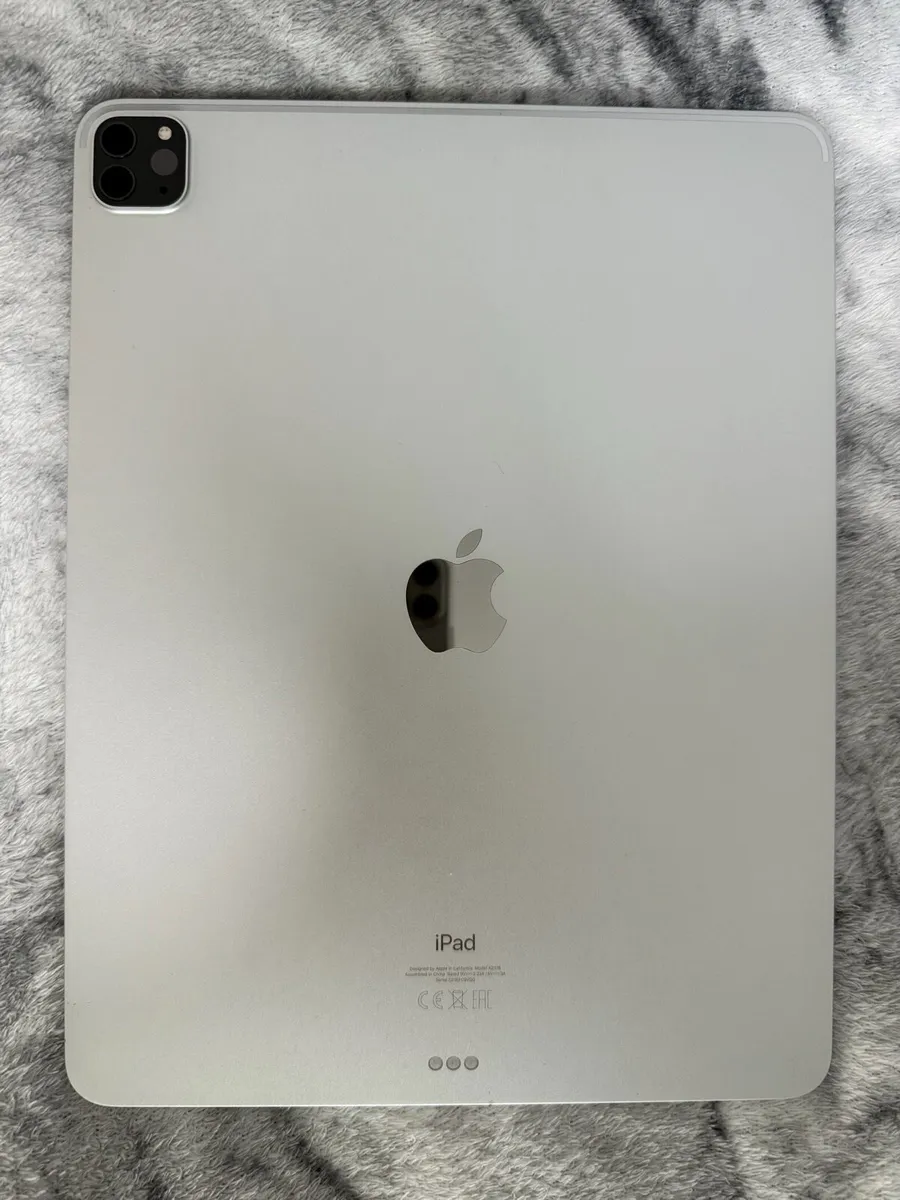 iPad Pro - 12.9 inch - 5th Gen - Silver - 128Gb - Image 3
