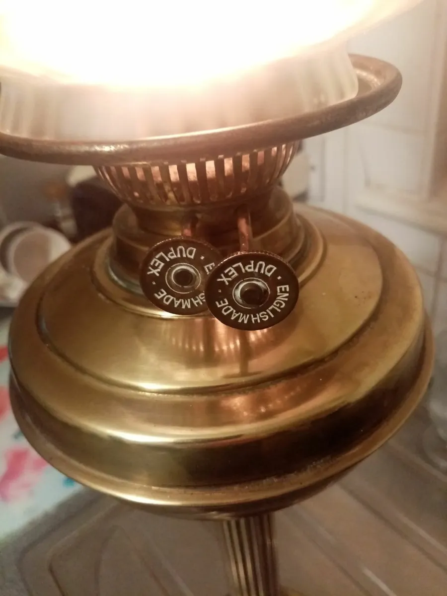 Vintage oil Lamp - Image 3