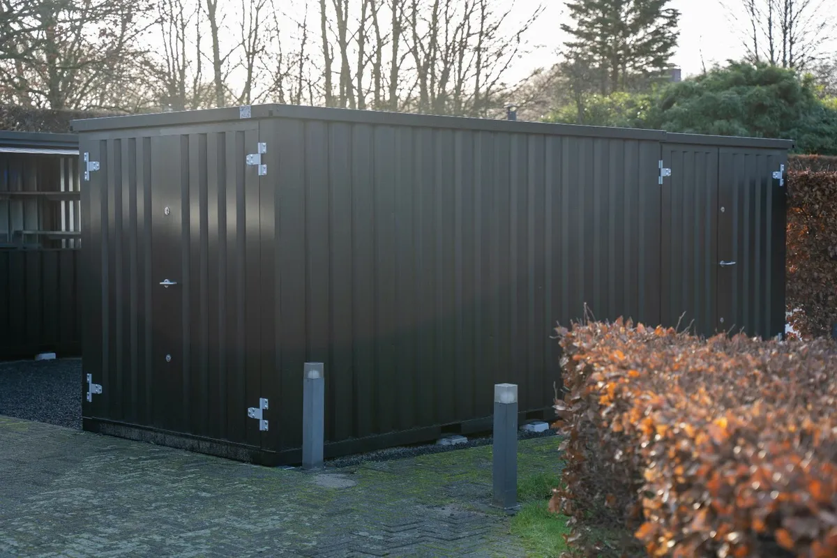 Secure Storage Cabin – 4x2m Galvanized Steel - Image 2