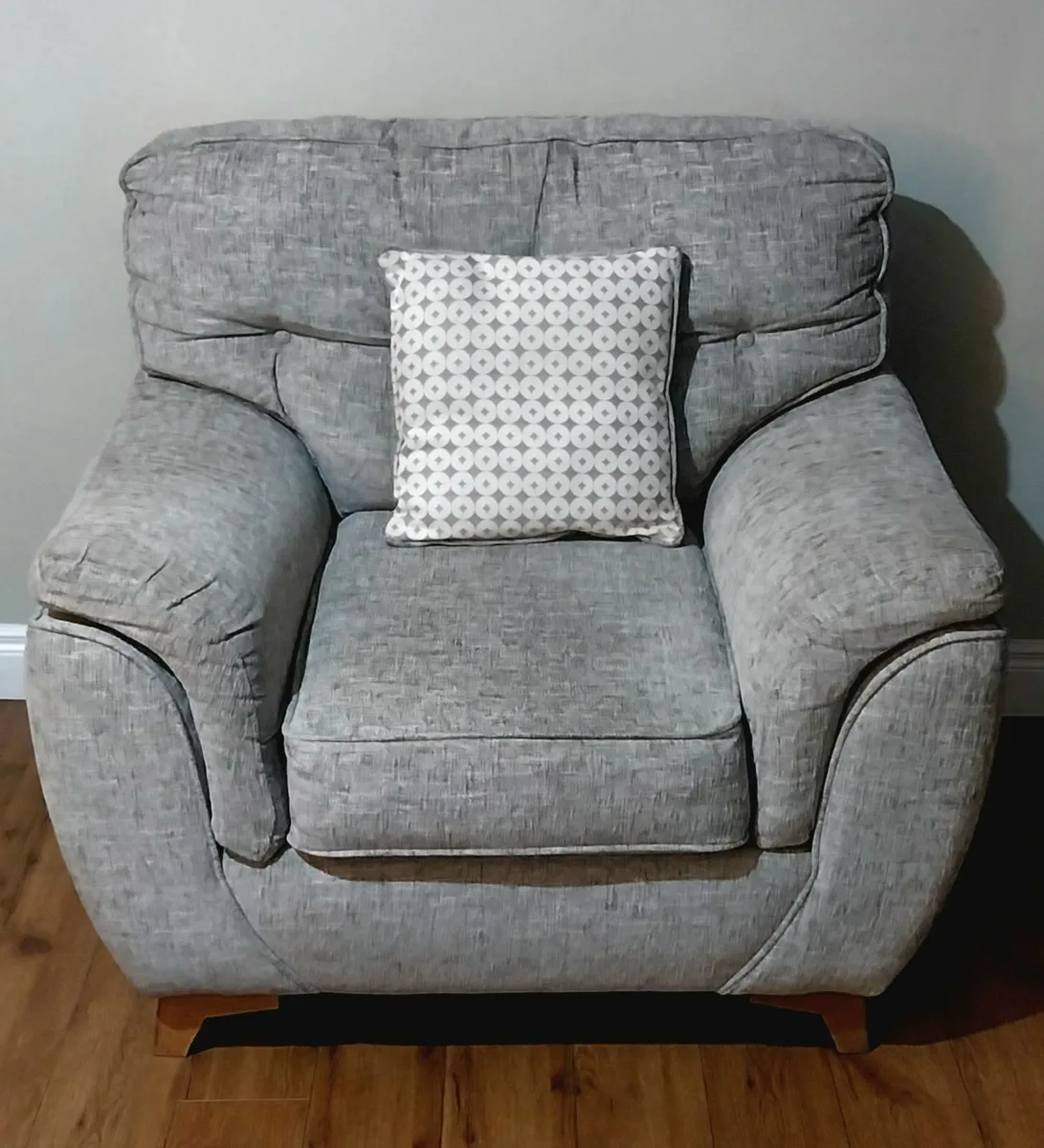 3 Seater Sofo 1 Arm Chair. - Image 2