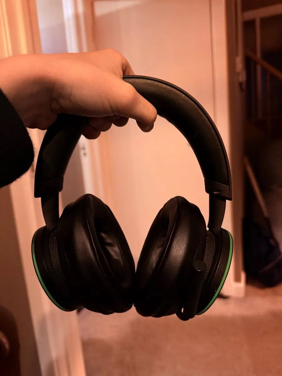 Xbox series x bundle - Image 4