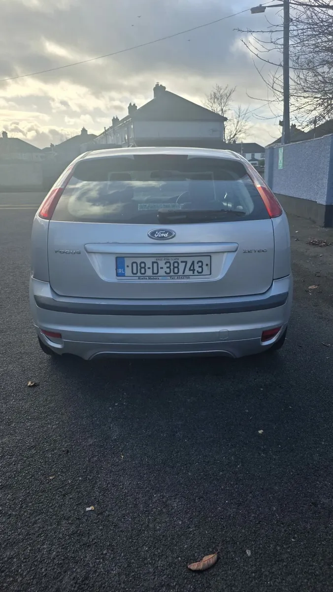 Ford Focus Zetec Style 1.4 - Image 2