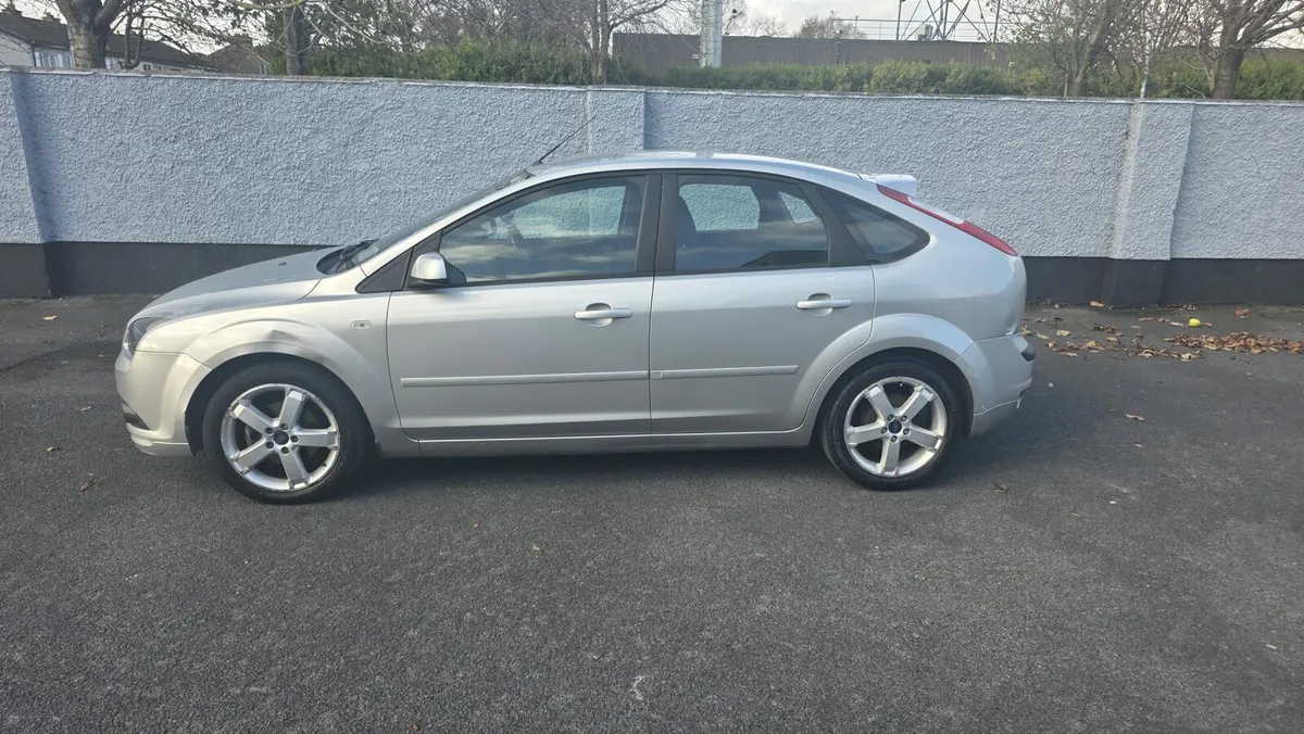Ford Focus Zetec Style 1.4 - Image 3
