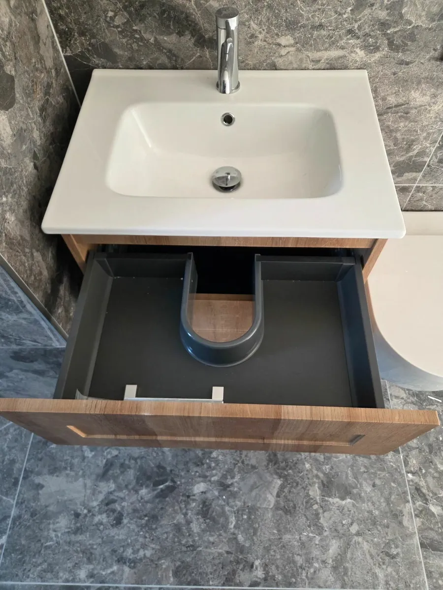 Wall mounted bathroom vanity unit & sink - Image 2