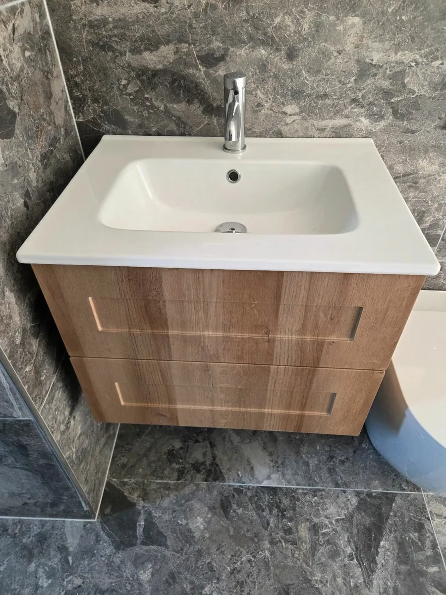 Wall mounted bathroom vanity unit & sink - Image 1