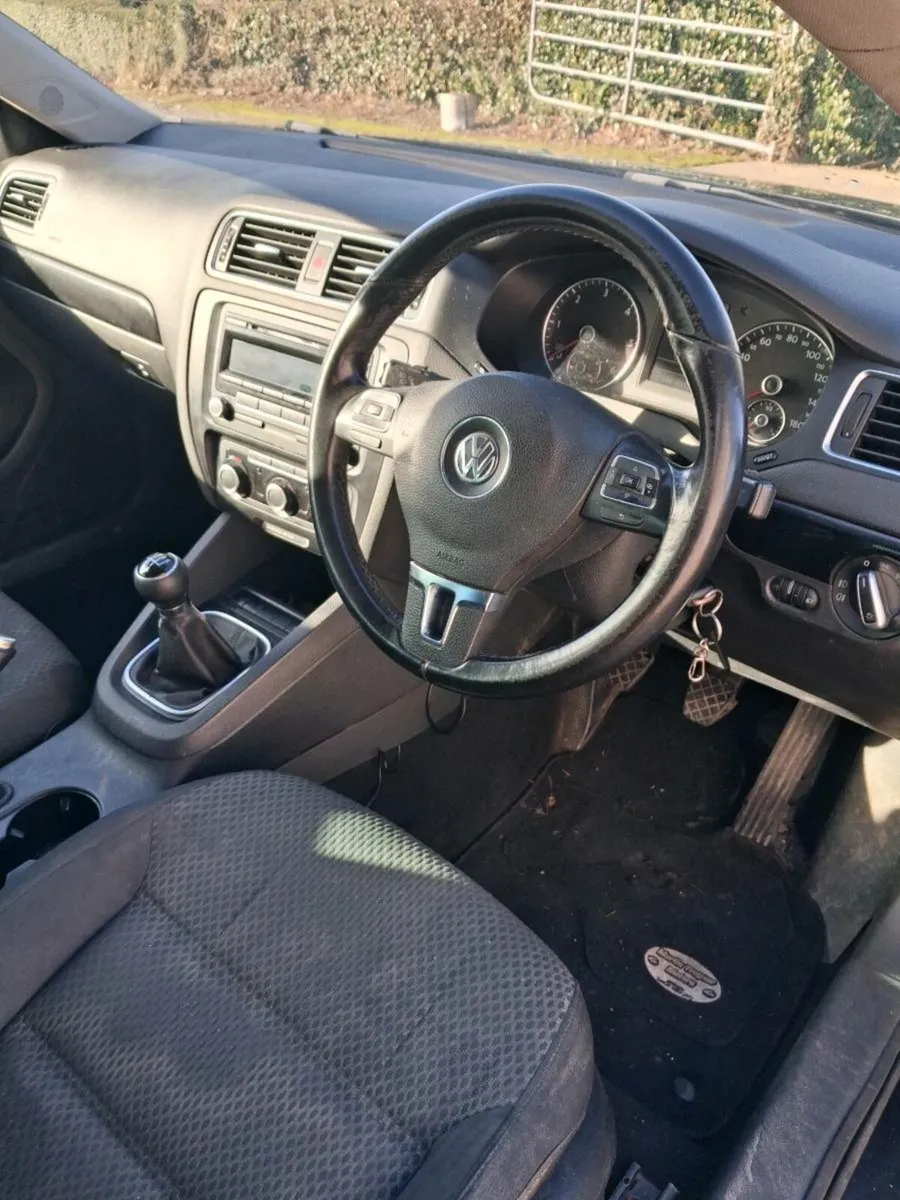 Volkswagen jetta 2011 - Image 4