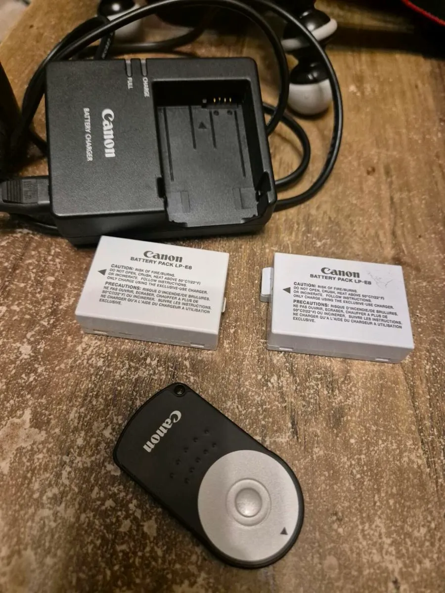 Canon EOS 600D camera - Image 2