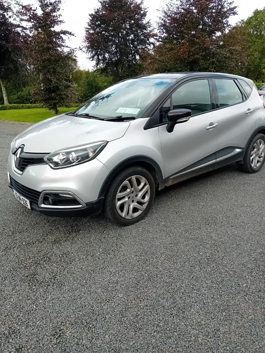 Renault Captur - Image 1