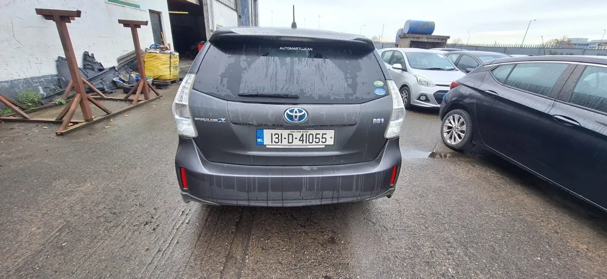 13 Prius X…7 Seater - Image 4