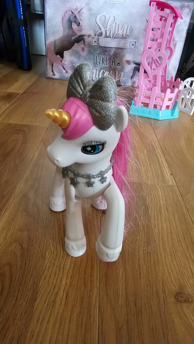 Girls Pets Alive Unicorn & Stable - Image 2