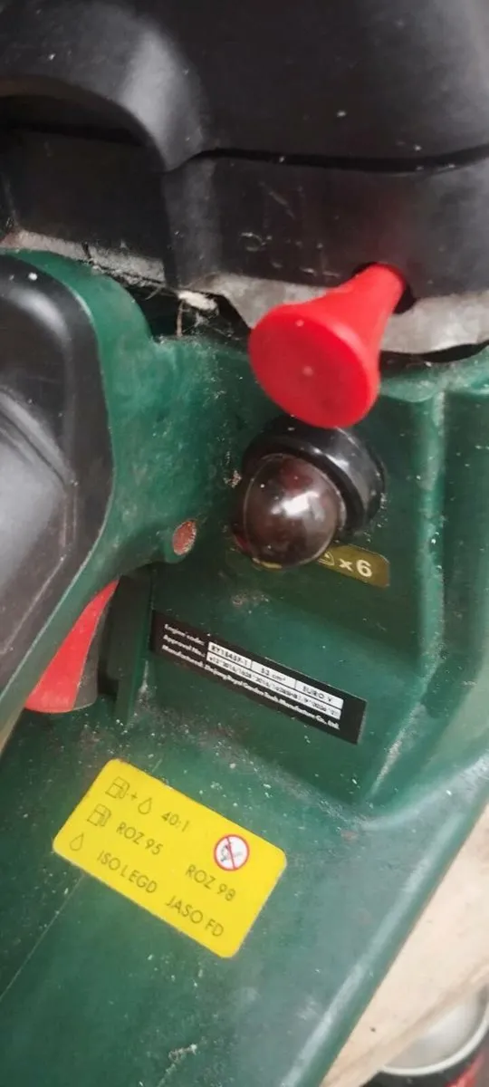 2 petrol chainsaws  perfect condition for sale - Image 4