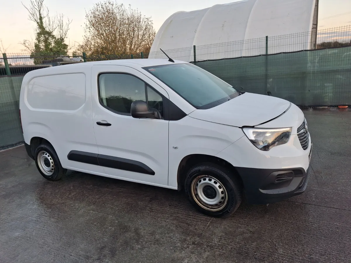 232 Opel Combo  1.5 Diesel - Image 2