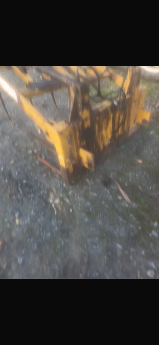 Second hand grab good condition needs tines - Image 2