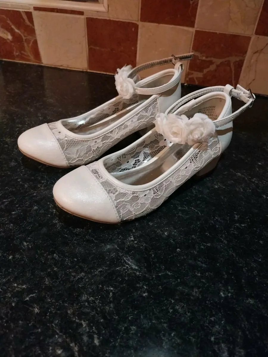 Girls shoes - Image 1