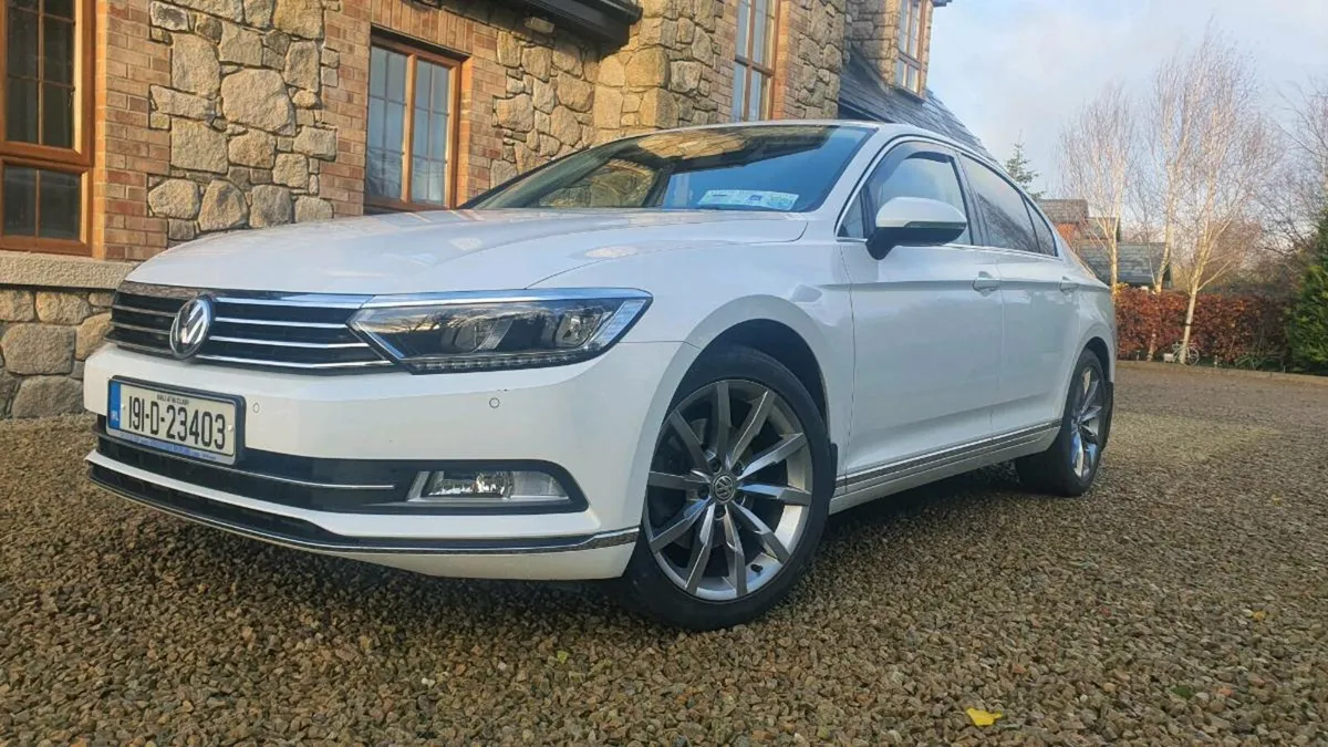 191 Volkswagen Passat 2.0 DSG TDI  Highline + - Image 2