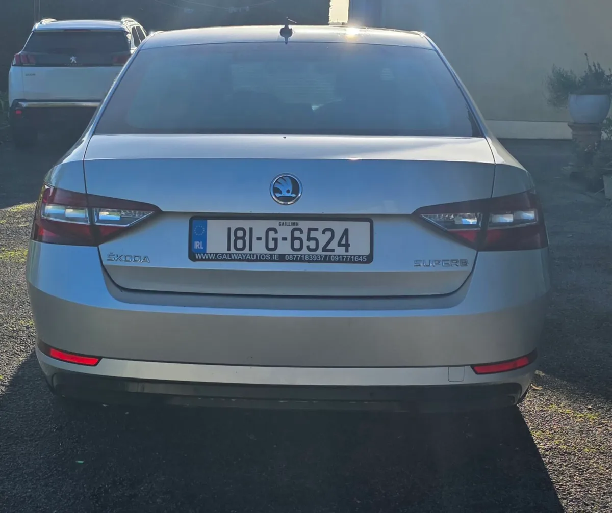 Skoda Superb 2.0 TDI Auto Executive - Top Spec - Image 4
