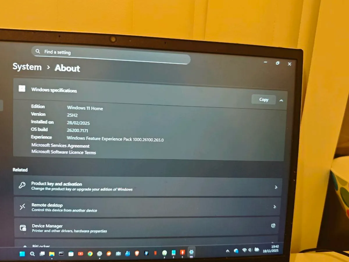 Touchscreen laptop with fingerprint scanner HP - Image 1