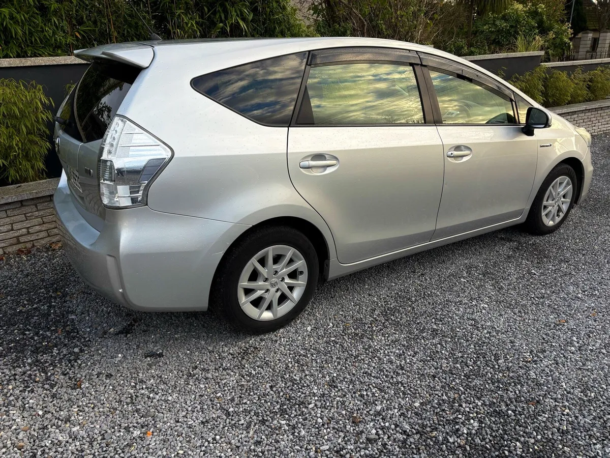 2013 Toyota Prius Plus - Image 2